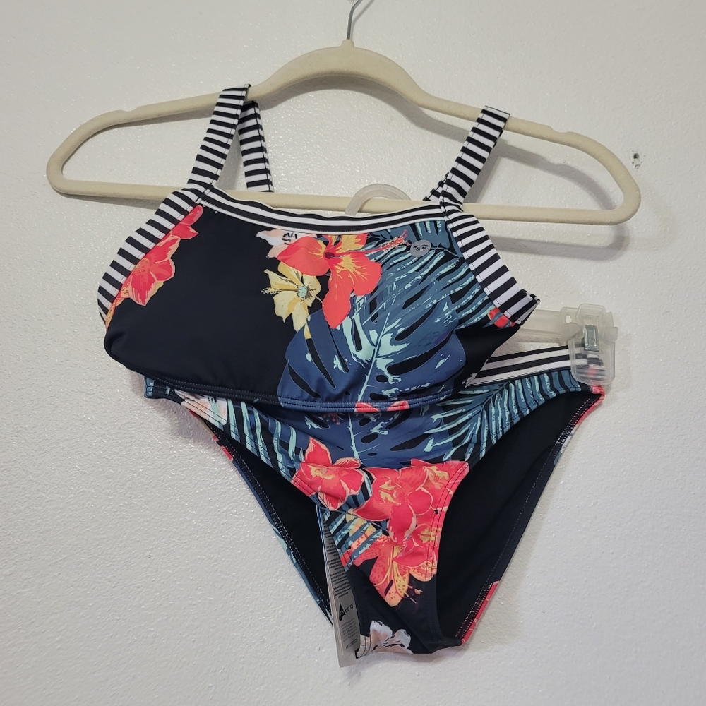 Roxy 2-Piece Swimsuit